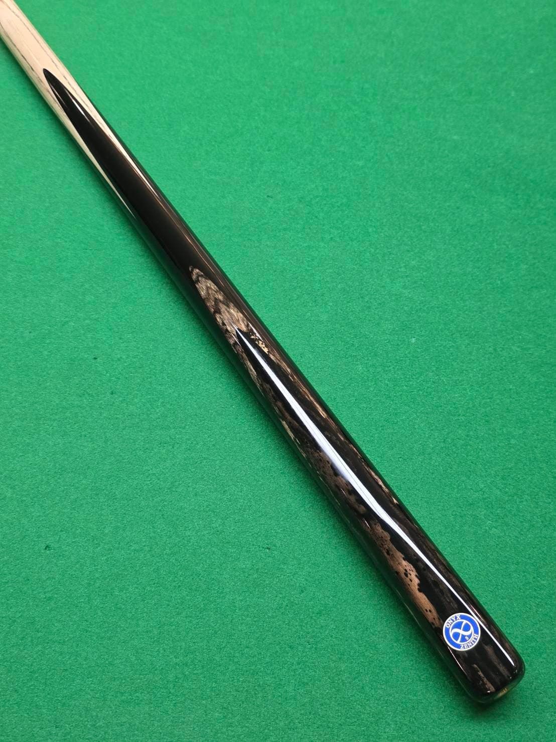 ONYX Zenith 5 One-Piece Snooker Cue 6-Splice Black Tiger Wood